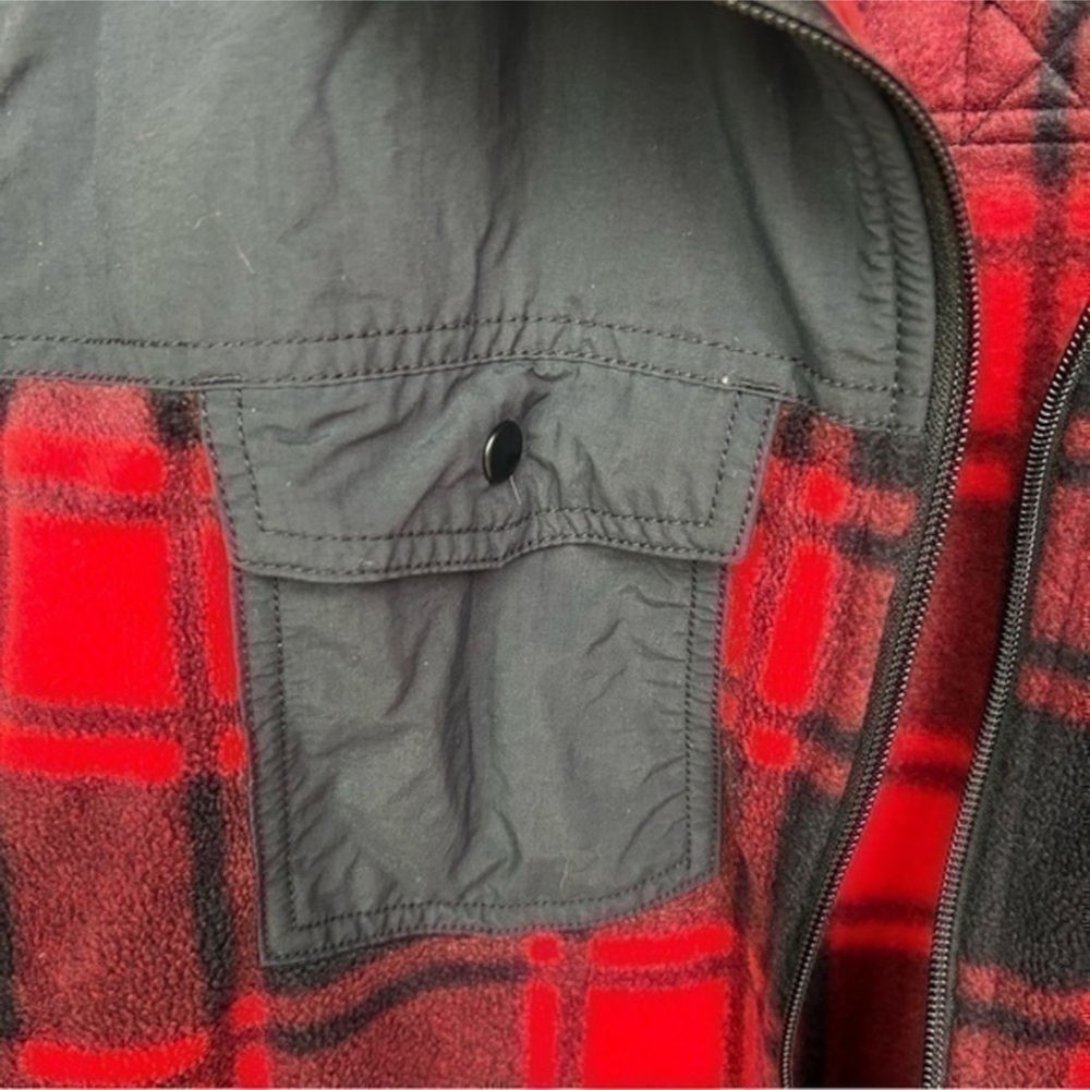 ✨Columbia Women's Black and Red Plaid Utility Mountain Jacket - Picture 7 of 9